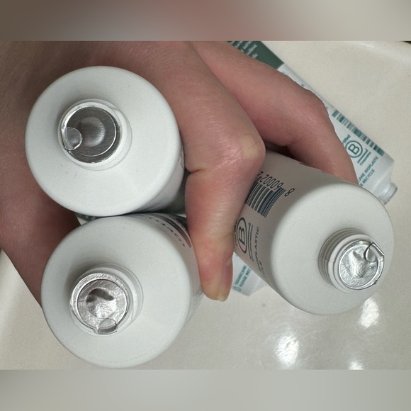 Wellnesse Charcoal Toothpaste 4oz x6 - Picture 8 of 10